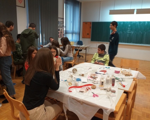 Natjecanje u izradi božićnih ukrasa